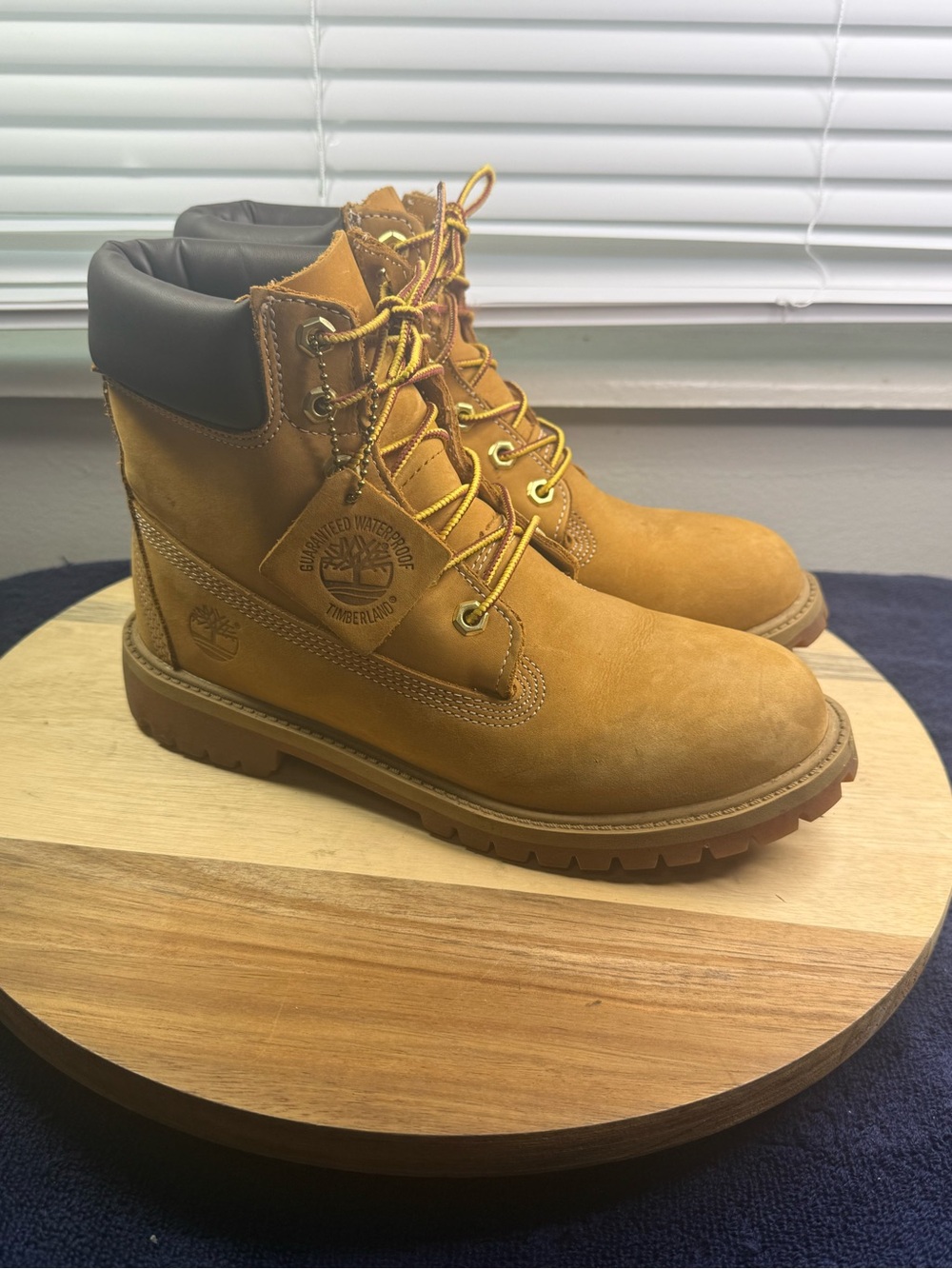 Timberland Boots (Women’s 7.5 Men’s 6)
